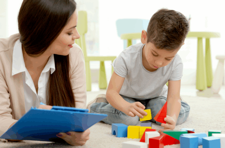 Brinquedo para criança de 2 anos: 10 melhores para comprar em 2025