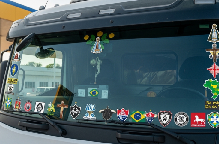 Adesivo para caminhão: 10 melhores para comprar em 2026