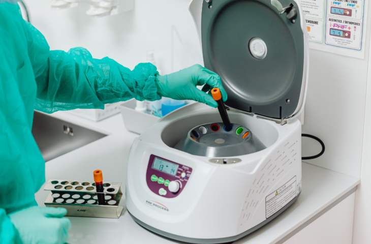 Centrífuga digital para laboratório: 10 melhores para comprar em 2026